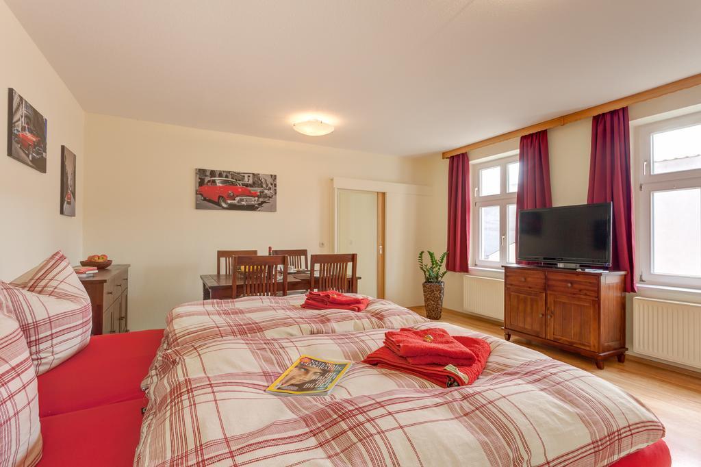 נוירופין Altstadt Ferienwohnung מראה חיצוני תמונה